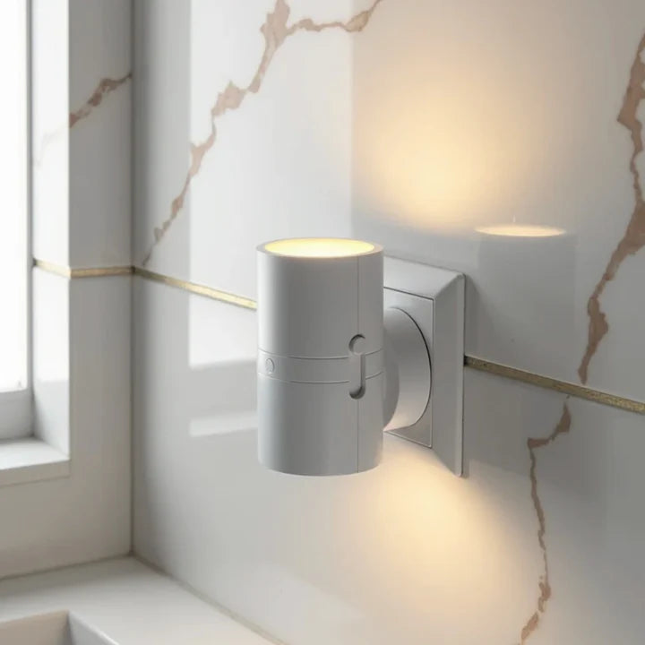 TryggLjus™ | Slipp mörker på natten med ett automatiskt, mjukt ljus som ger trygghet utan att störa sömnen